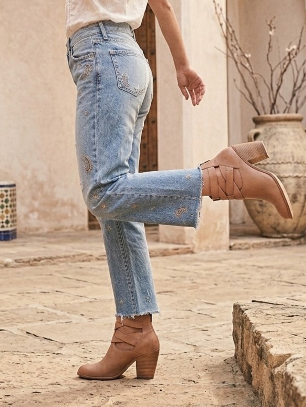 Frye Cameron Twist Heeled Ankle Boots Pale Blush Color 9.5